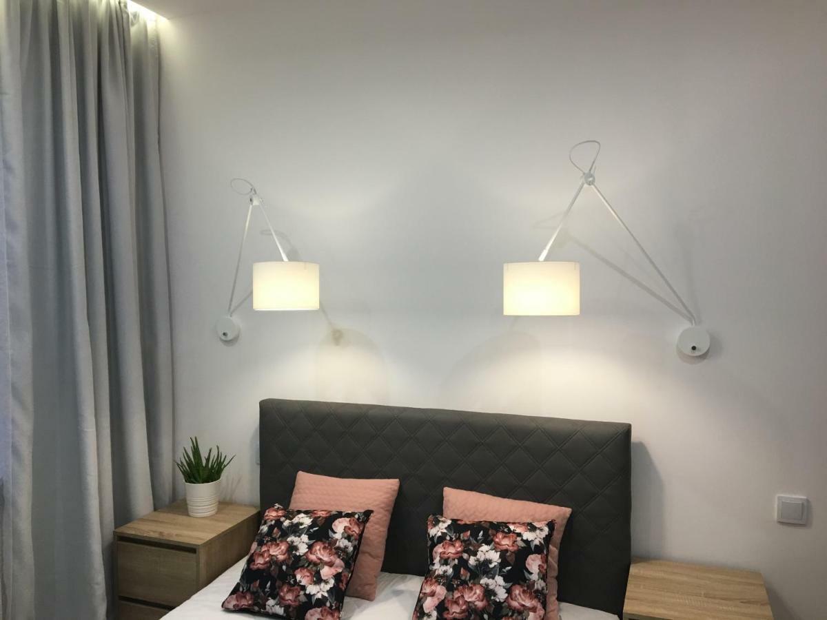 Family & Business Elegant Apartments Ul Astronautow Centrum Downtown - 3 Bedroom, Parking Kielce Eksteriør billede