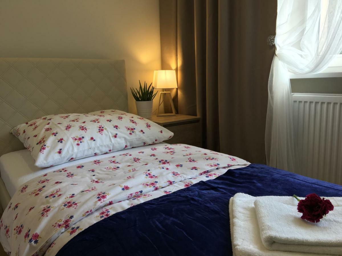 Family & Business Elegant Apartments Ul Astronautow Centrum Downtown - 3 Bedroom, Parking Kielce Eksteriør billede