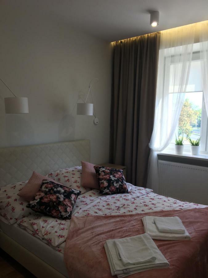 Family & Business Elegant Apartments Ul Astronautow Centrum Downtown - 3 Bedroom, Parking Kielce Eksteriør billede